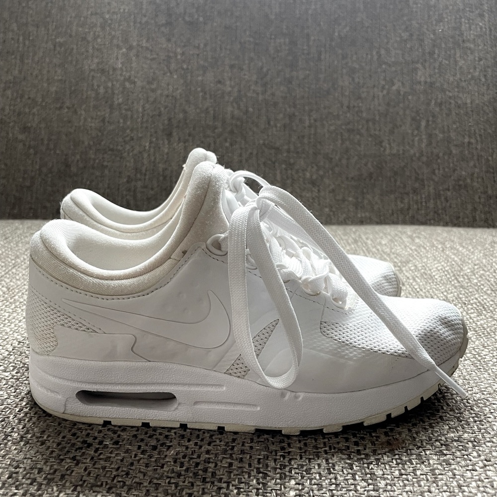 Nike Air Max White Shoes Kids 4Y